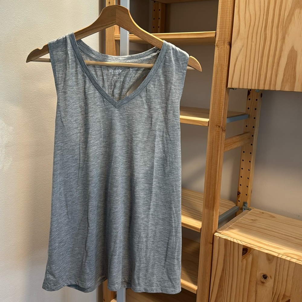 Old Navy Active Twist Back Tank